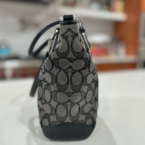 Coach signature handbag, black leather - Picture 3 of 14